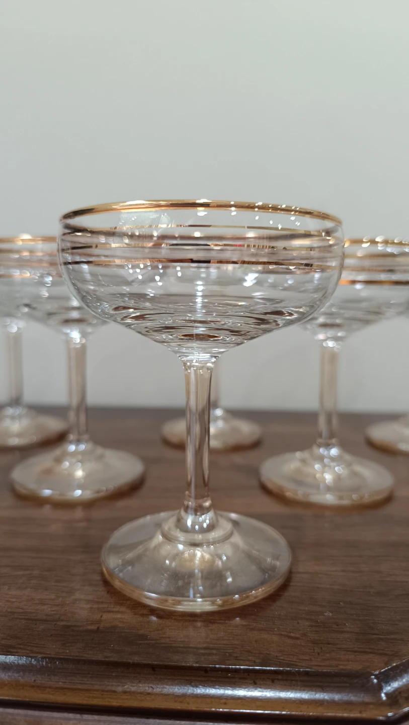 Classic Saucer Champagne Glasses - Set of 6