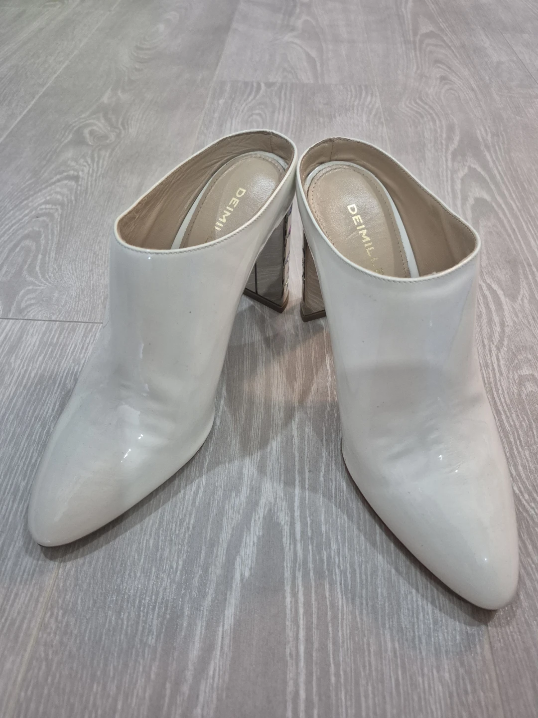 DEIMILLE White Patent Leather Mules Heels Size 37 - photo 3