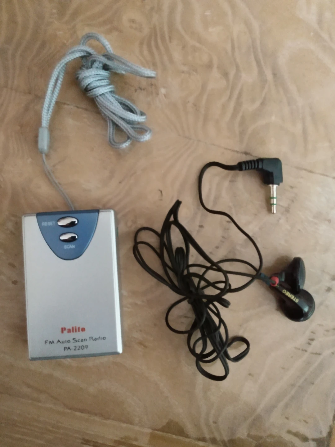 Palito FM Auto Scan Radio PA-2209 with Earphones