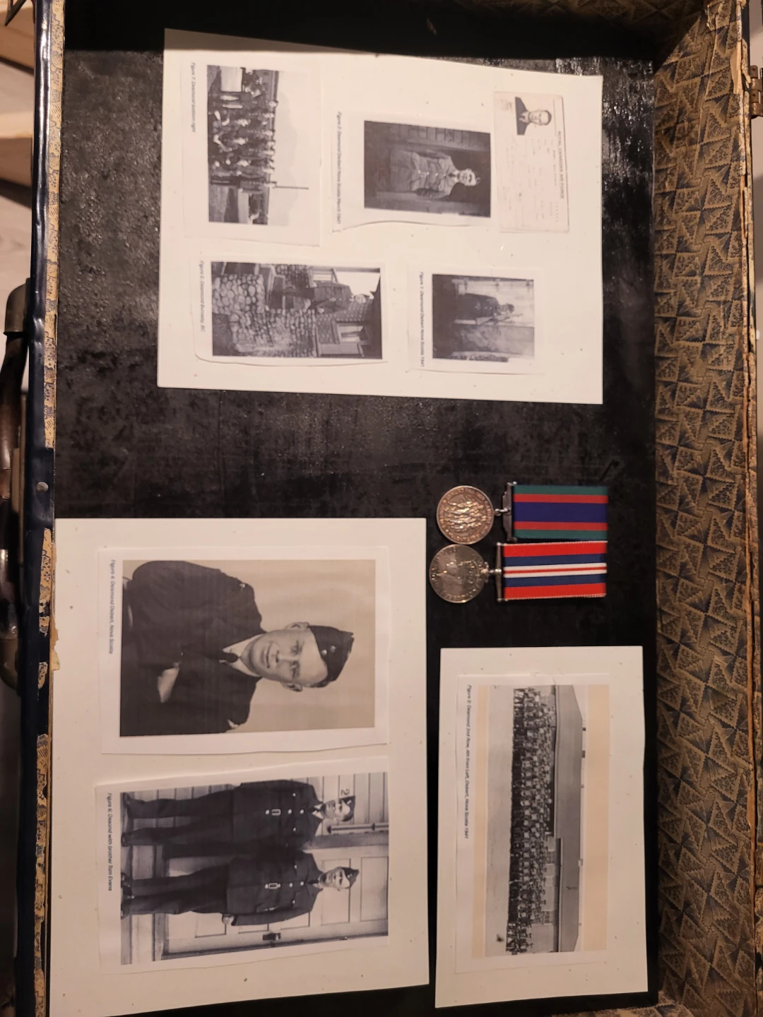 Vintage RCAF WW2 Suit Case with Medals - photo 3