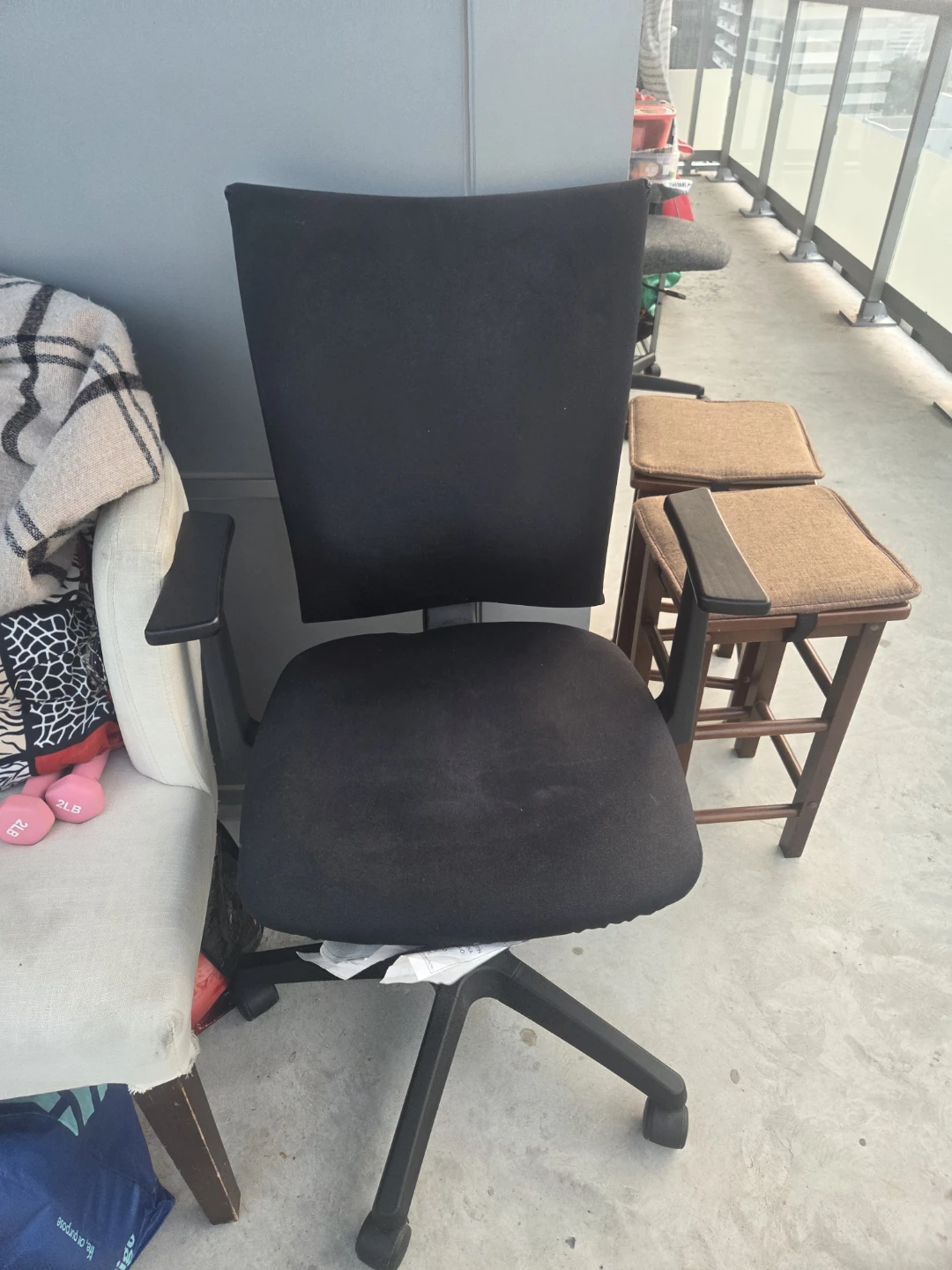Black Office Chair - photo 3