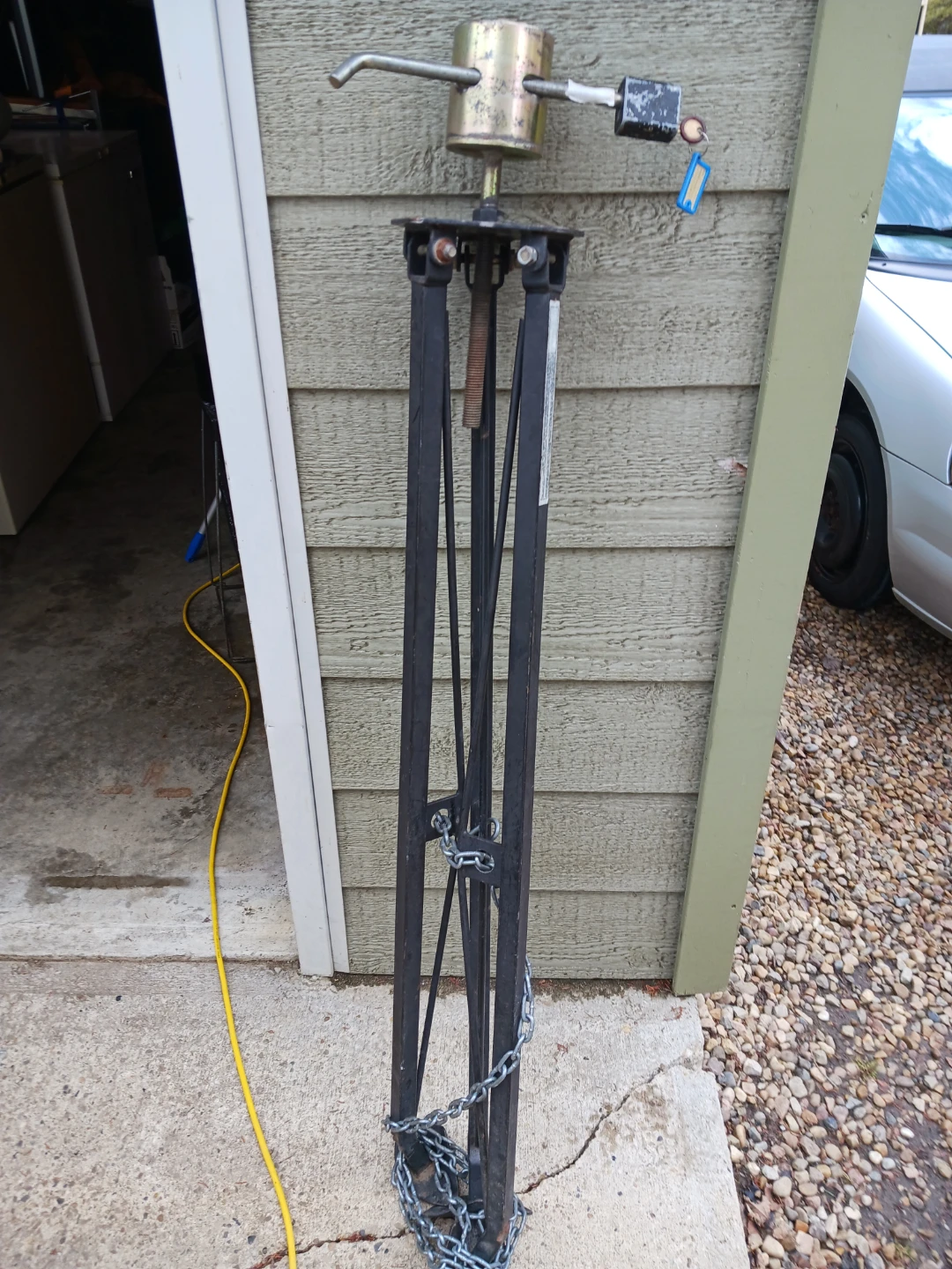Adjustable Tripod Jack Stand with Locking Mechanism