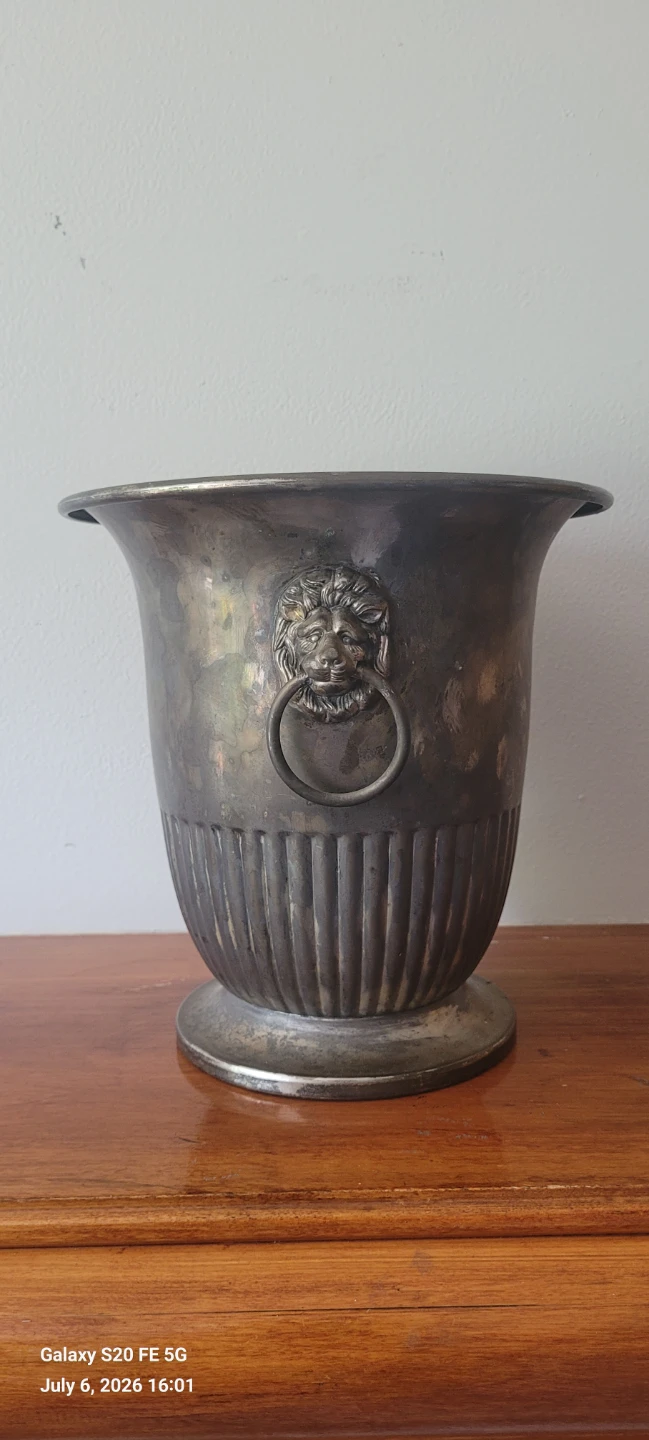 Vintage Lion Head Ring Ice Bucket