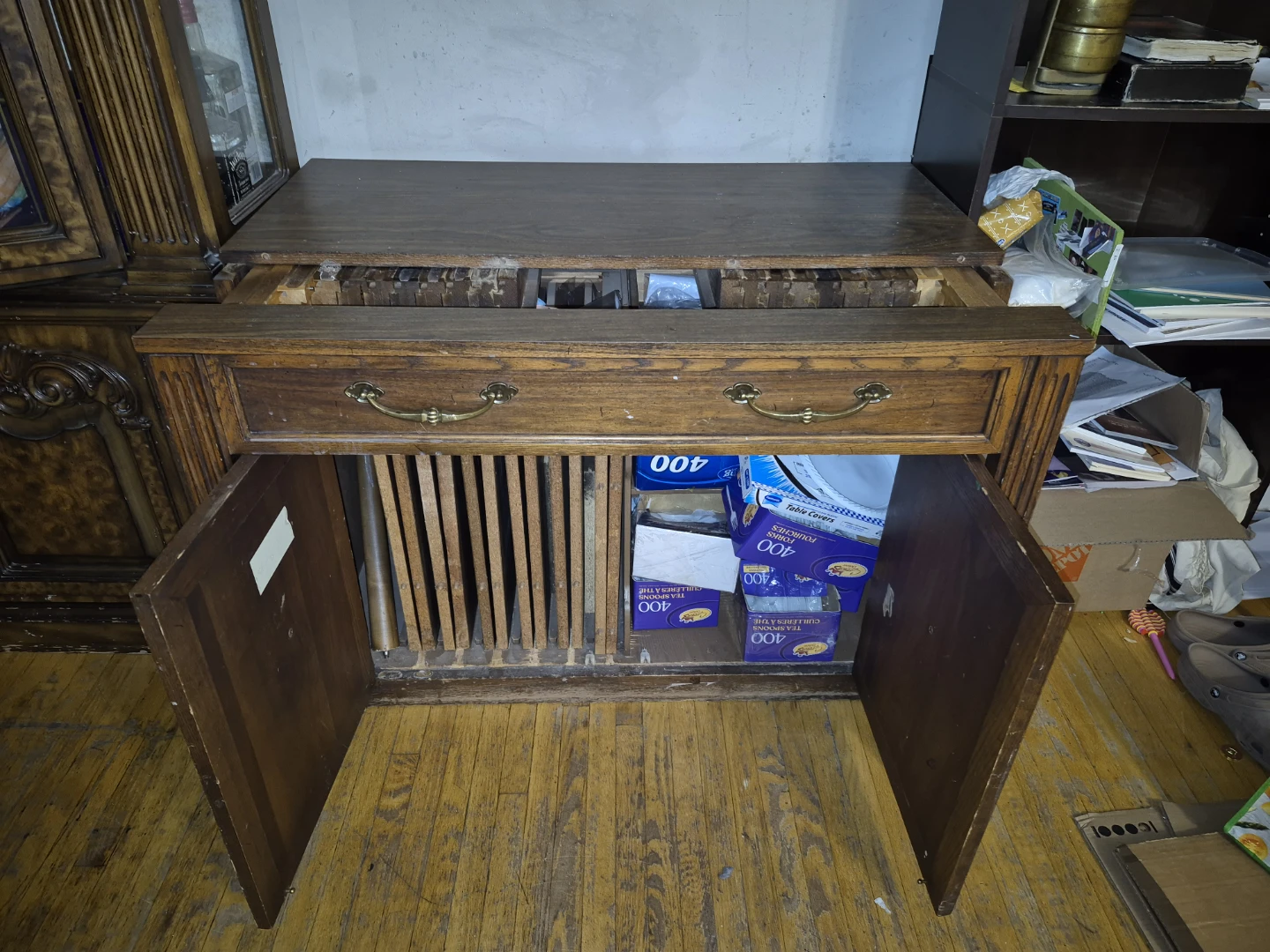 Antique wooden sideboard with pull put table and self storage - photo 2