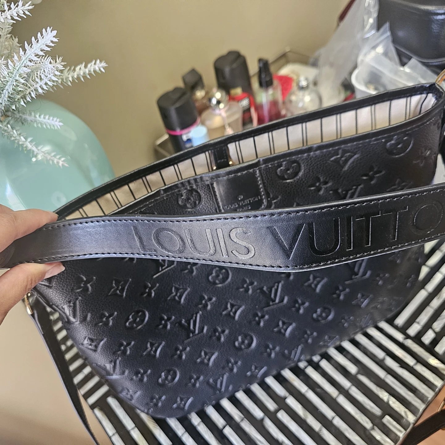 Lv Black Monogram Embossed Shoulder Bag - photo 3