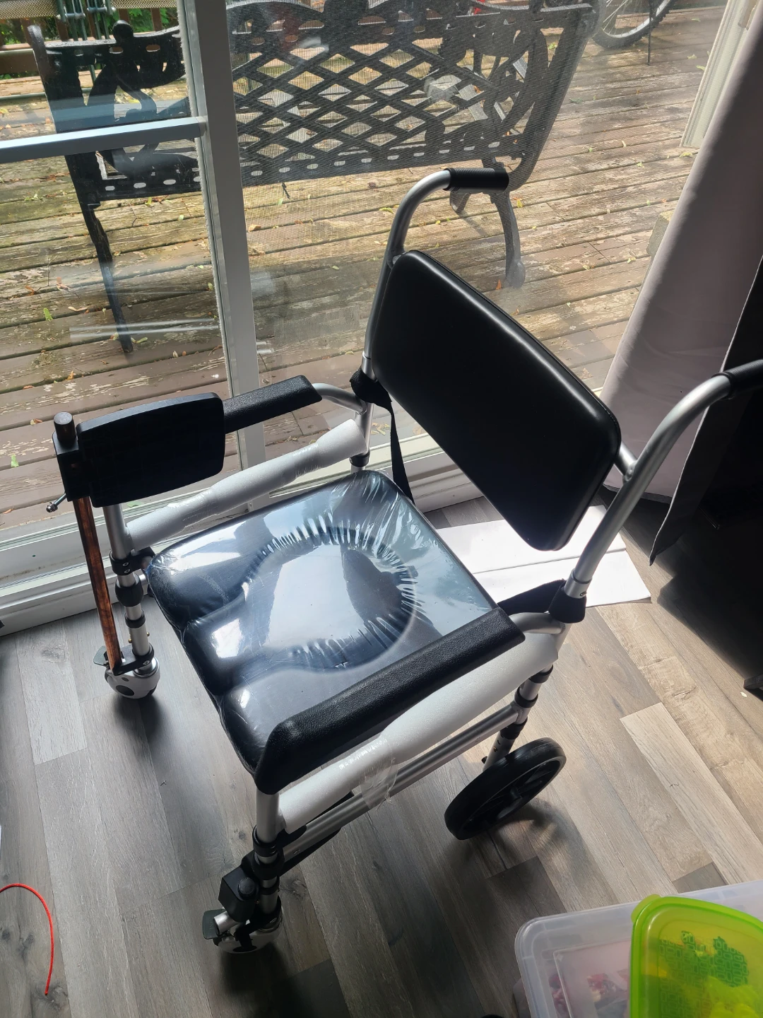 Wheelchair midium duty w/ leg support