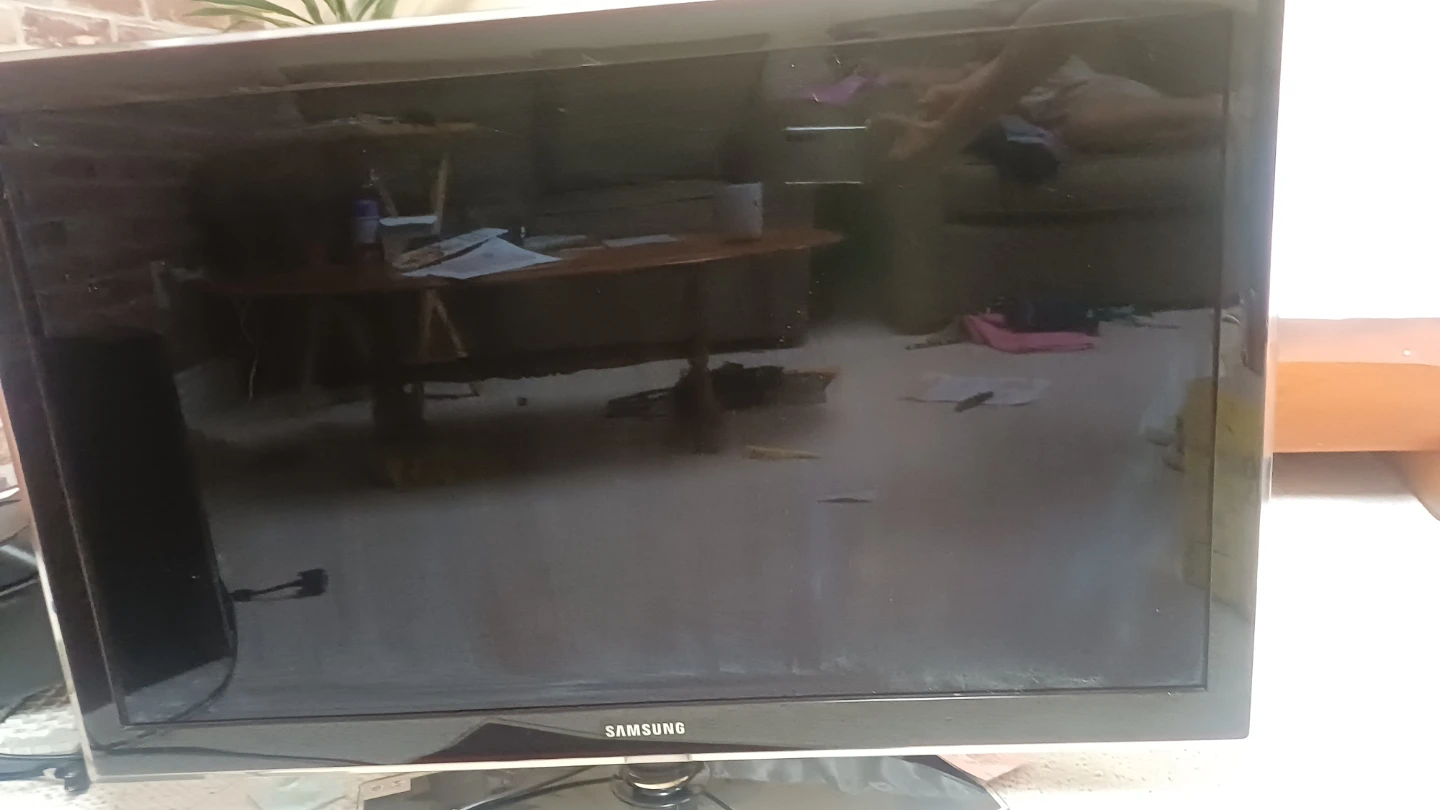 Samsung UN40C5000 40" LED TV - photo 2