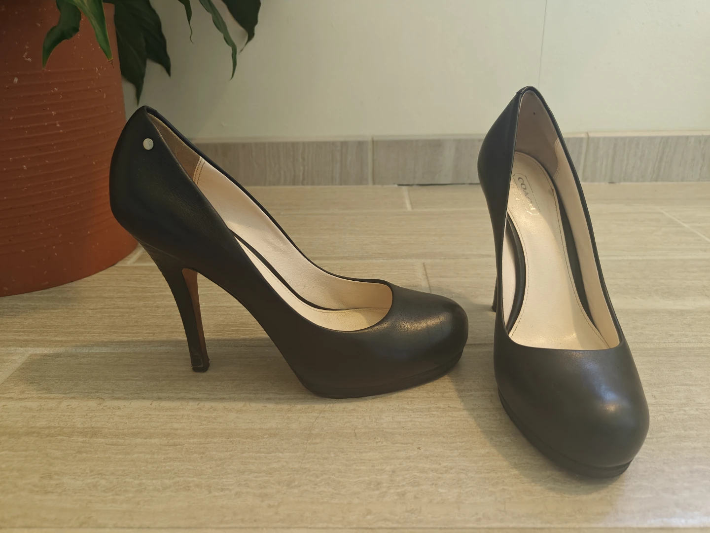 Coach Black Leather Pumps 7.5