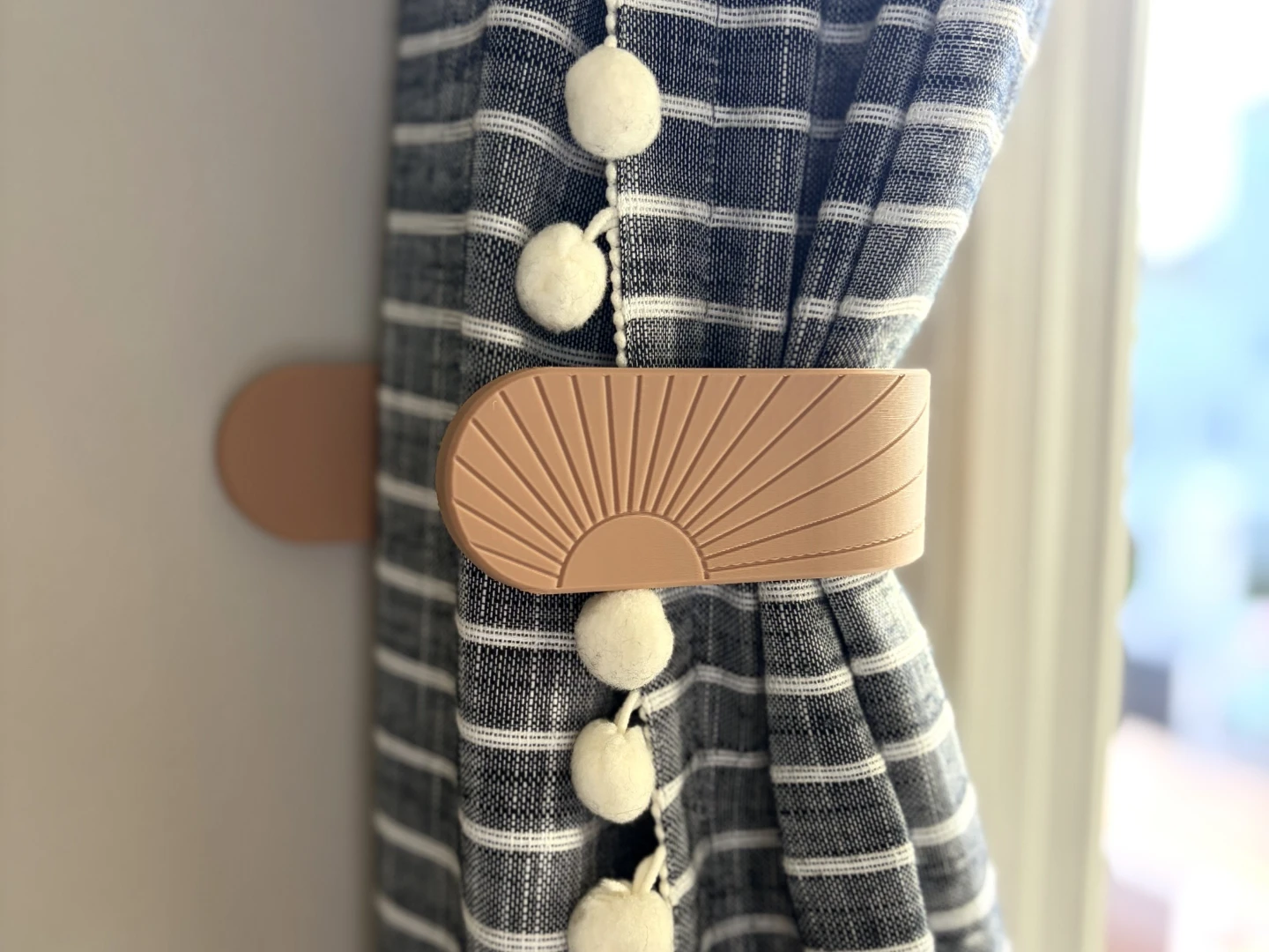 BNIB Modern Curtain Tiebacks | Mid-Century Designs set of 2 - photo 2