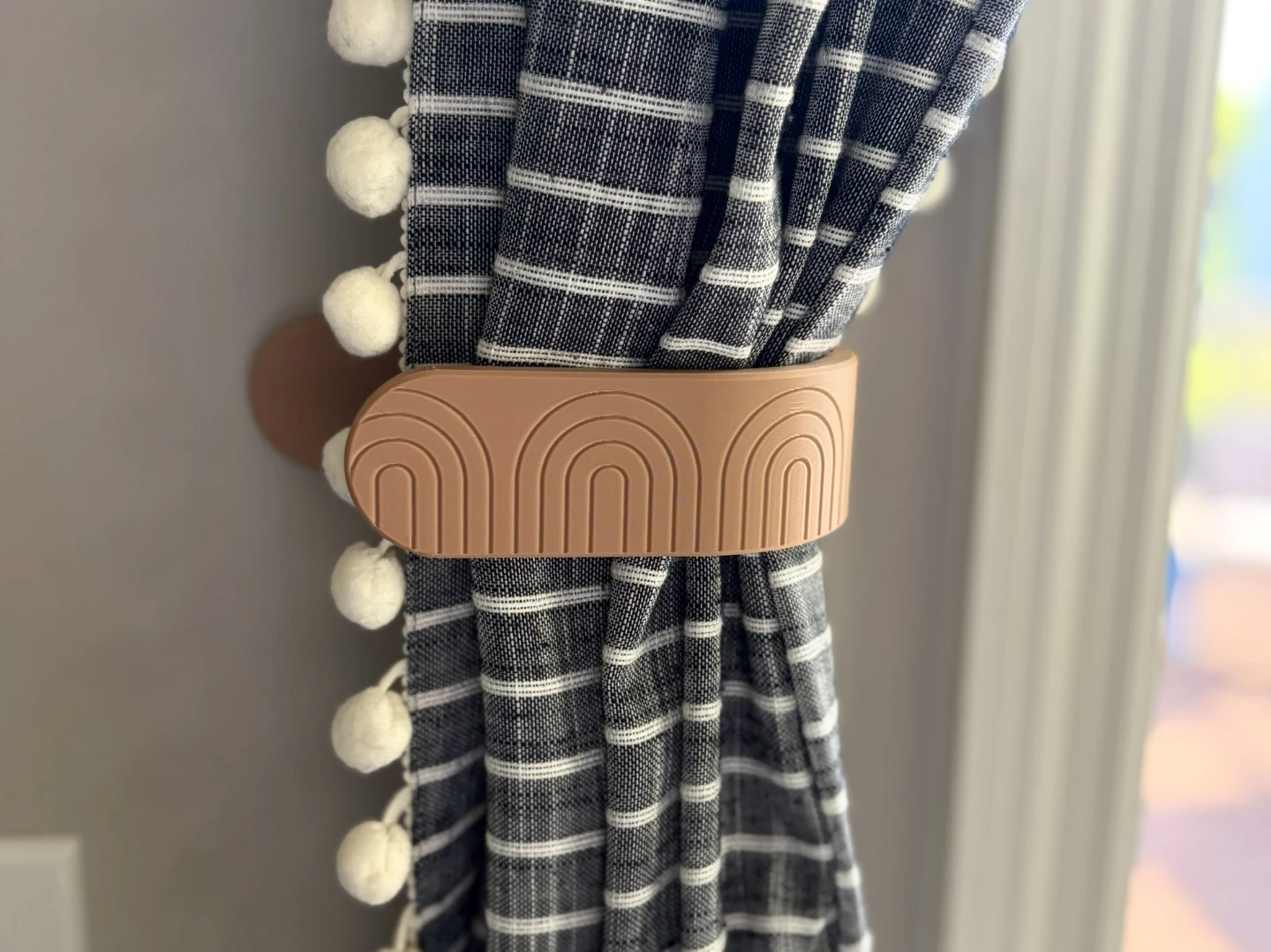 BNIB Modern Curtain Tiebacks | Mid-Century Designs set of 2 - photo 3
