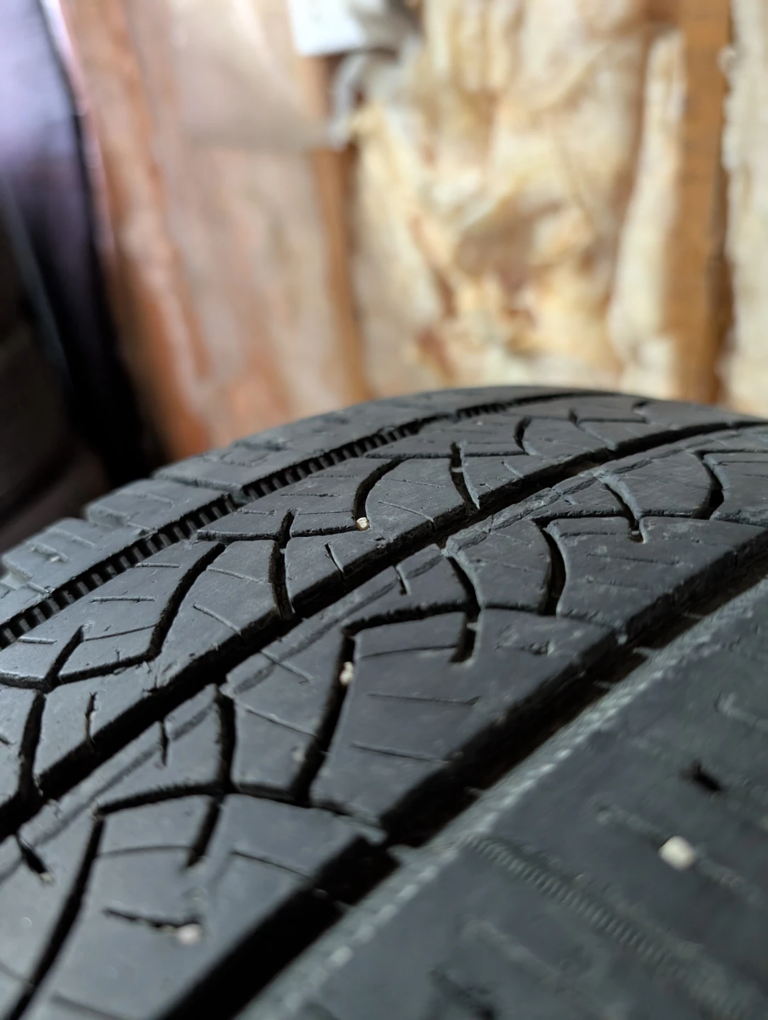 (4)-205/55R16 All Season Tires/Alloy Rims Off 2010 Kia Forte - photo 3