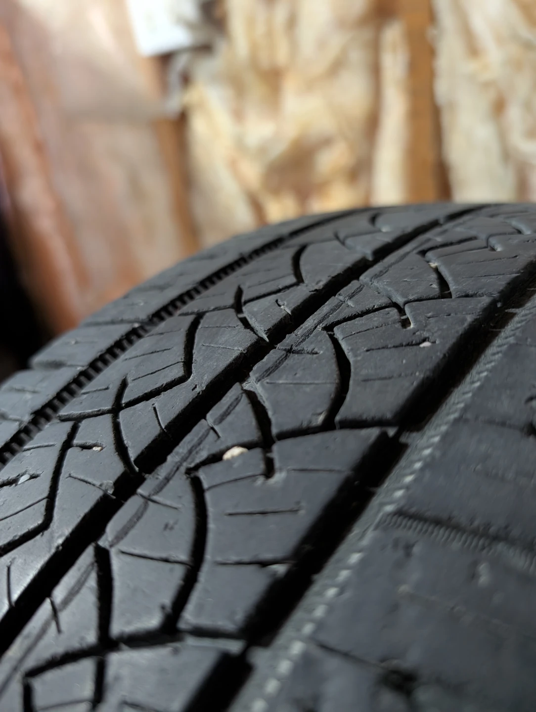 (4)-205/55R16 All Season Tires/Alloy Rims Off 2010 Kia Forte - photo 5