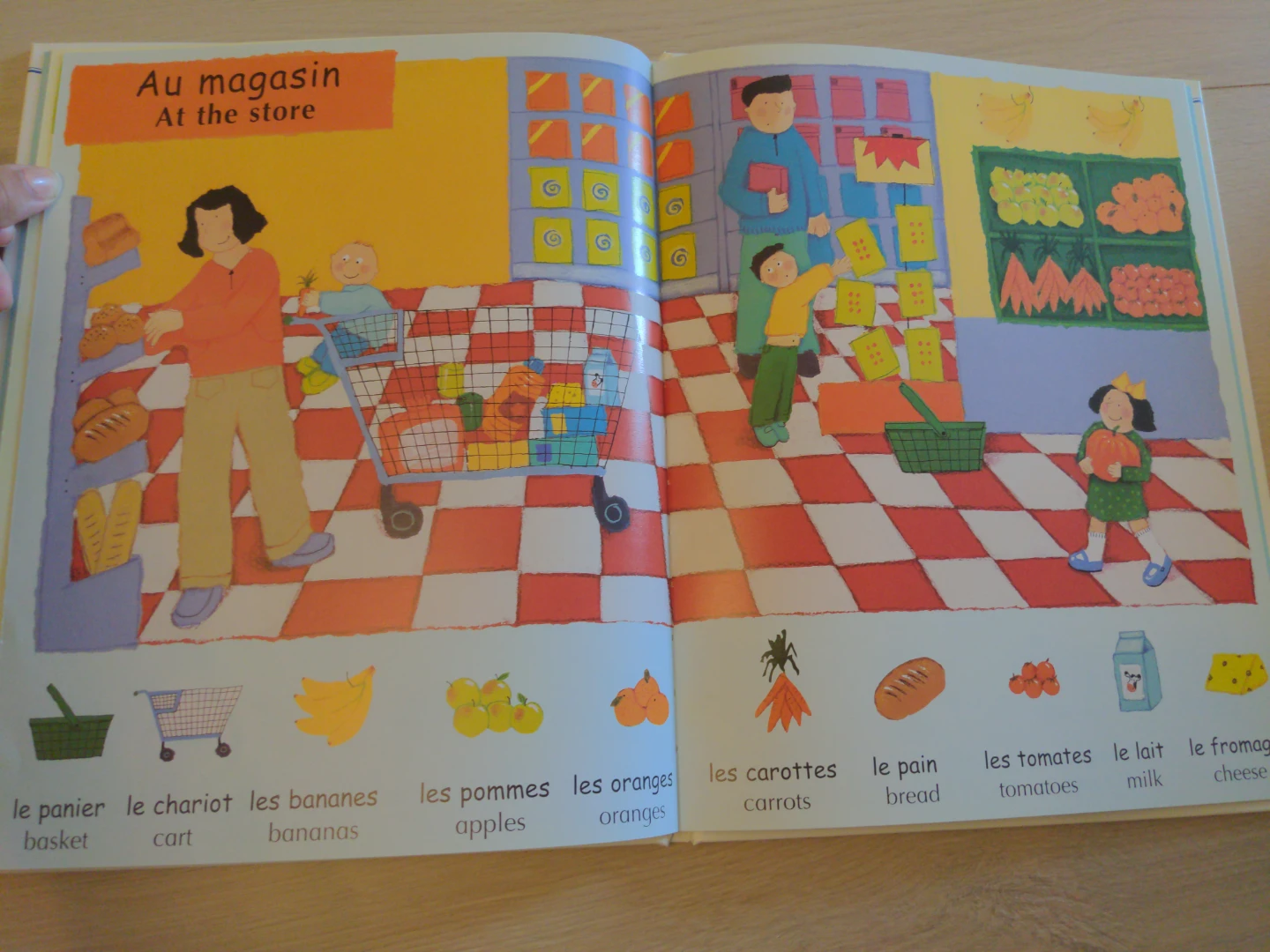 Mes 100 Premiers Mots Français-Anglais Children's Book - photo 5