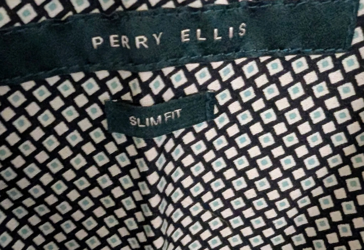 Perry Ellis Men's Slim Fit Long Sleeve Shirt - Men's Medium - photo 2