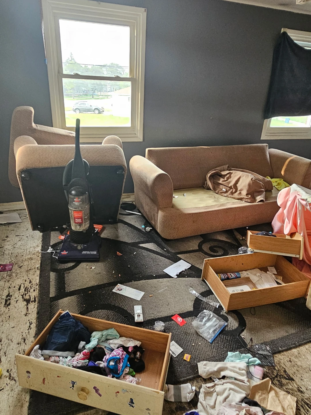 Furniture removal and junk removal - photo 2
