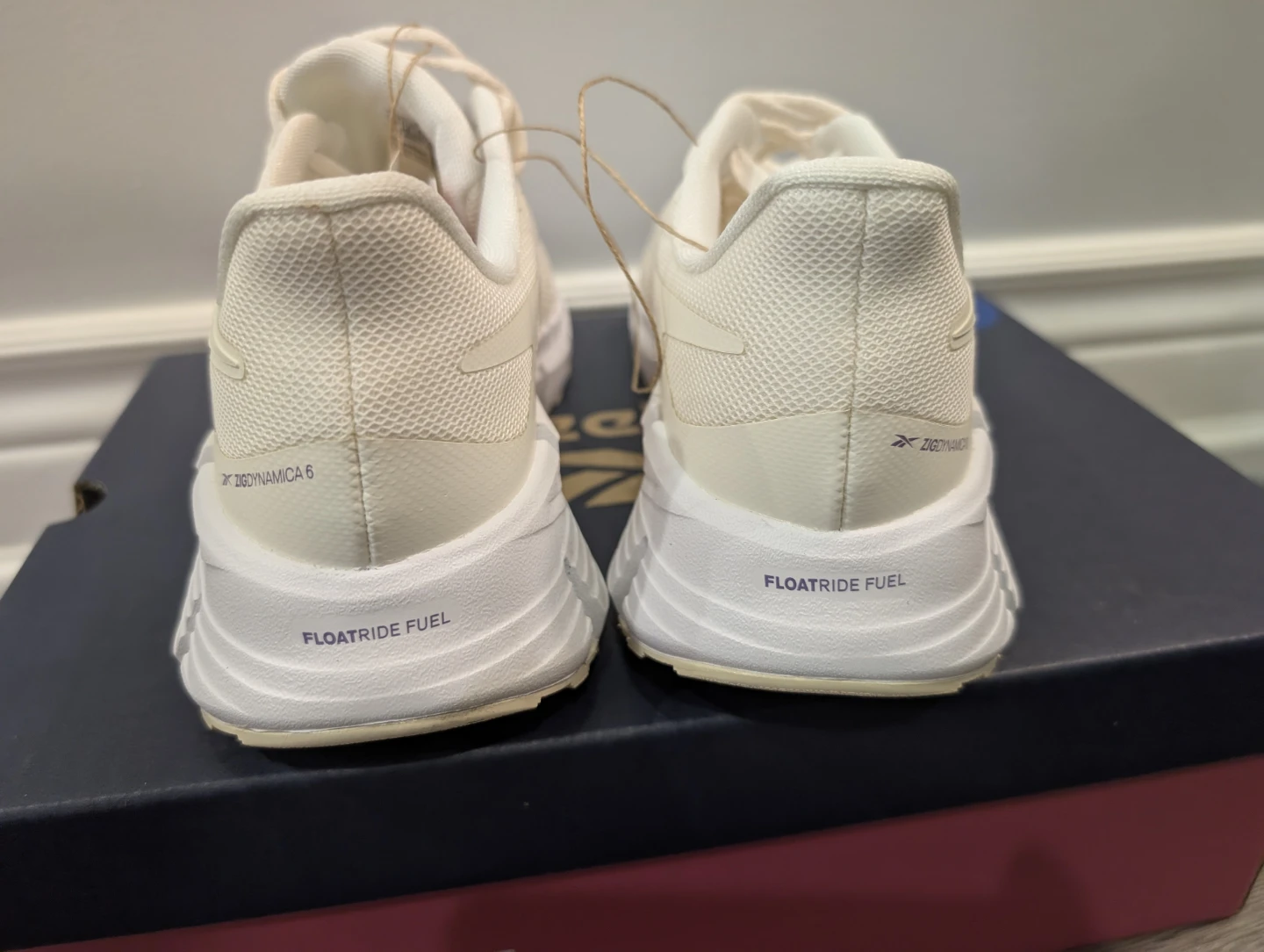 NIB - Women's Reebok Zig Dynamica 6 Chalk White Shoes - Size 7 - photo 3