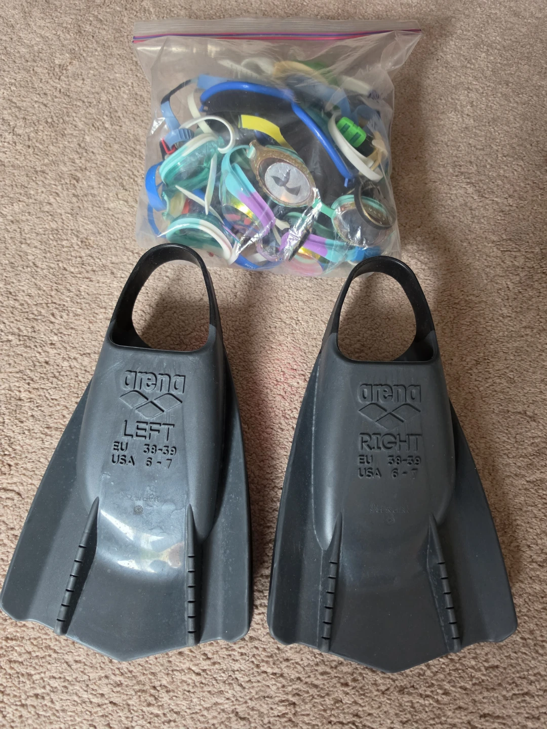 Kids Swimming Goggles and Fins. $10 for all - photo 3