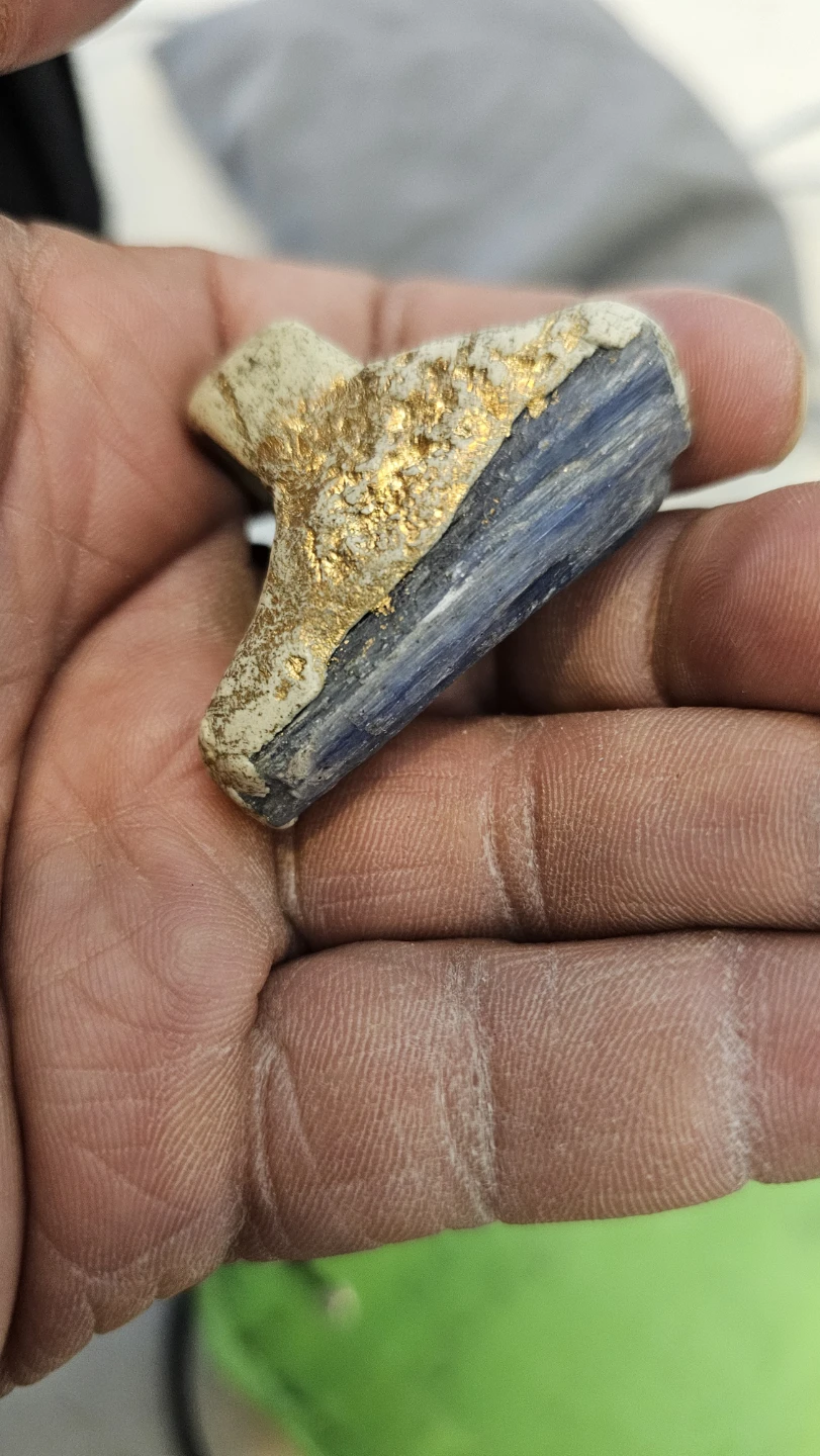 ARelicBlue Kyanite sapphire 💍 w/Gold