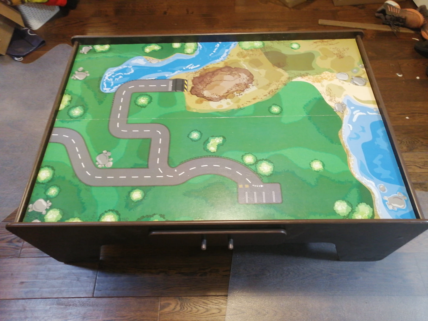 Train Table Includes Tracks from another listing
