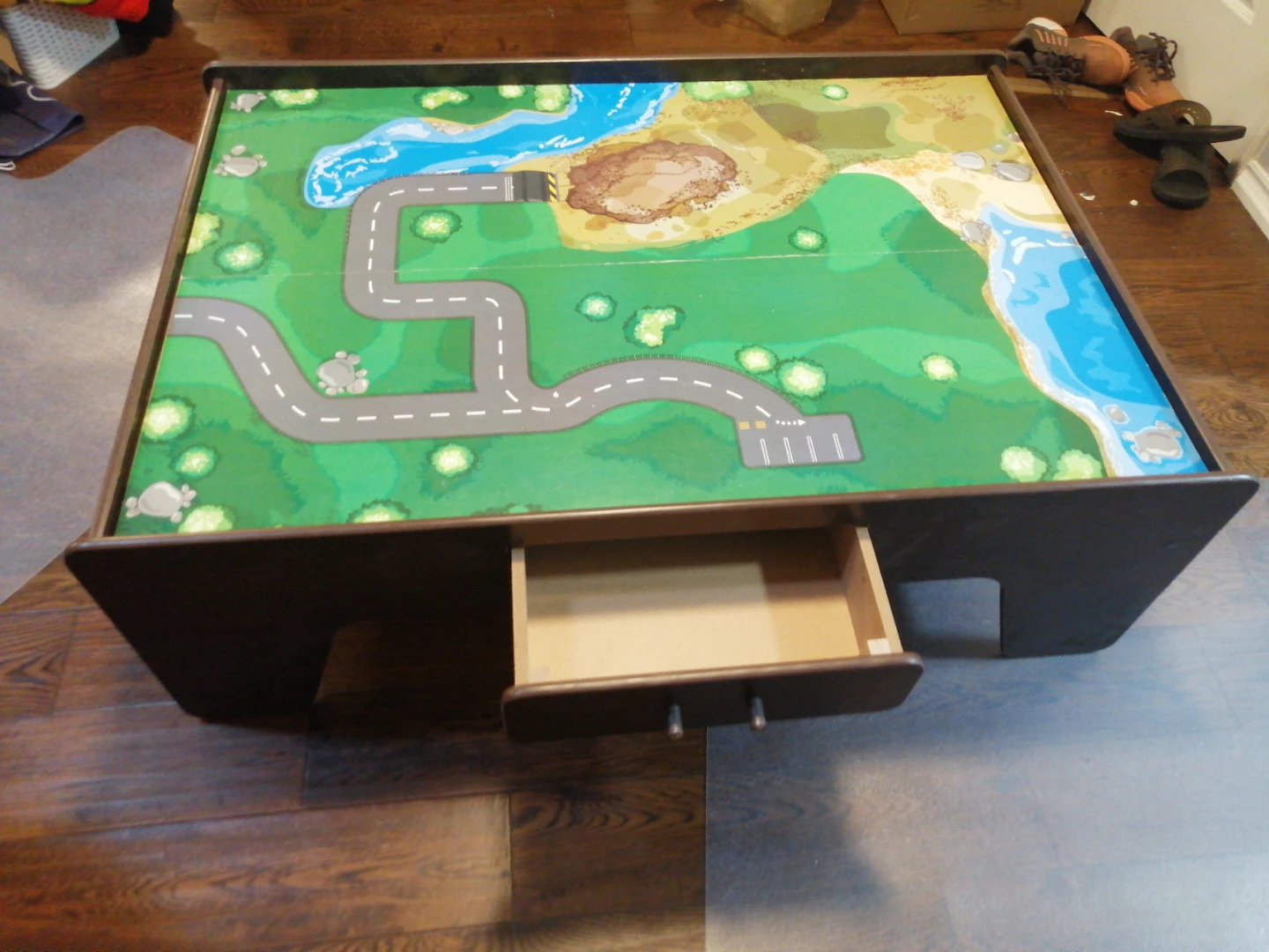 Train Table Includes Tracks from another listing - photo 2