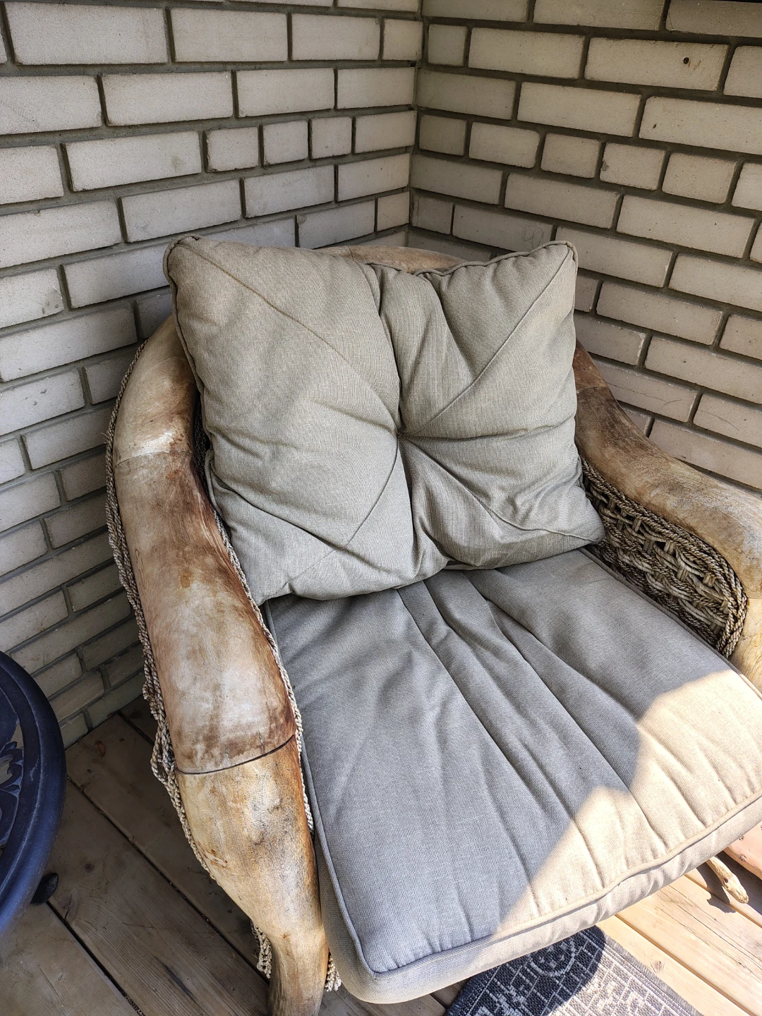 Teak and Seagrass Accent Chair with Curved Arms - ARD