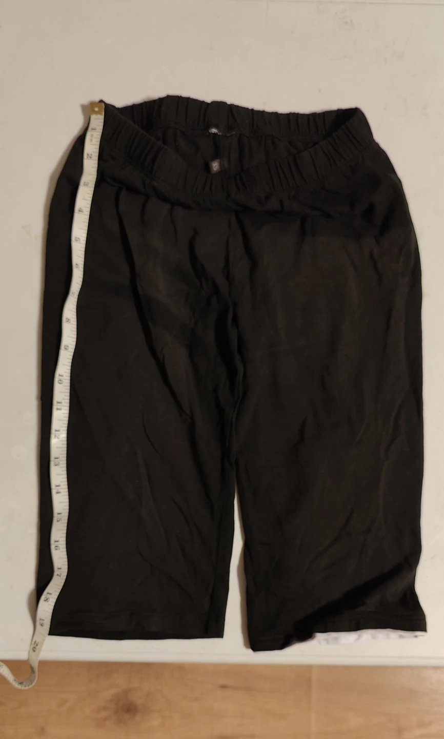 Black Capris - photo 2