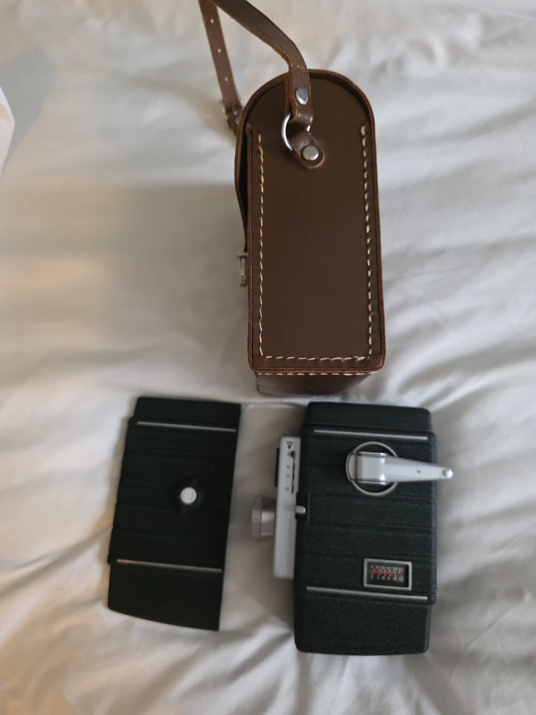 Bell & Howell Auto Load 8mm Film Camera with Case - photo 5