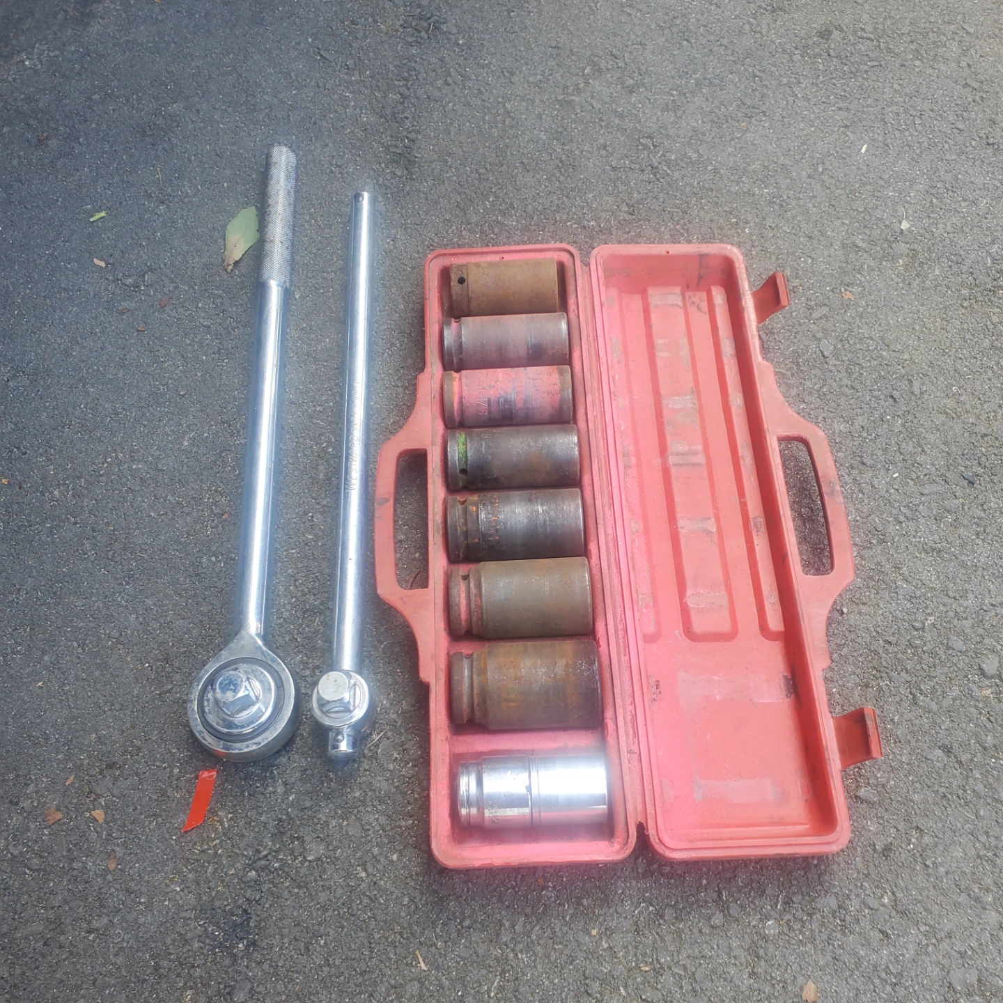 2 pc Breaker Bar Set with Sockets