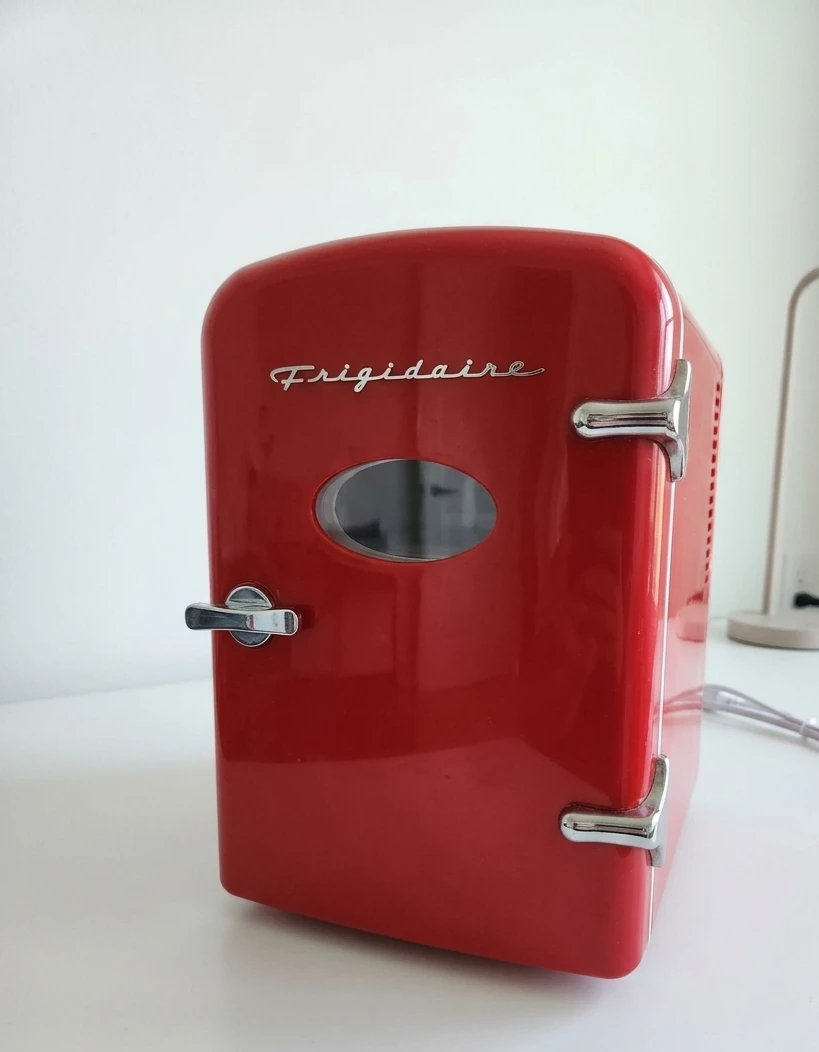 Frigidaire 6-Can Retro Mini Fridge