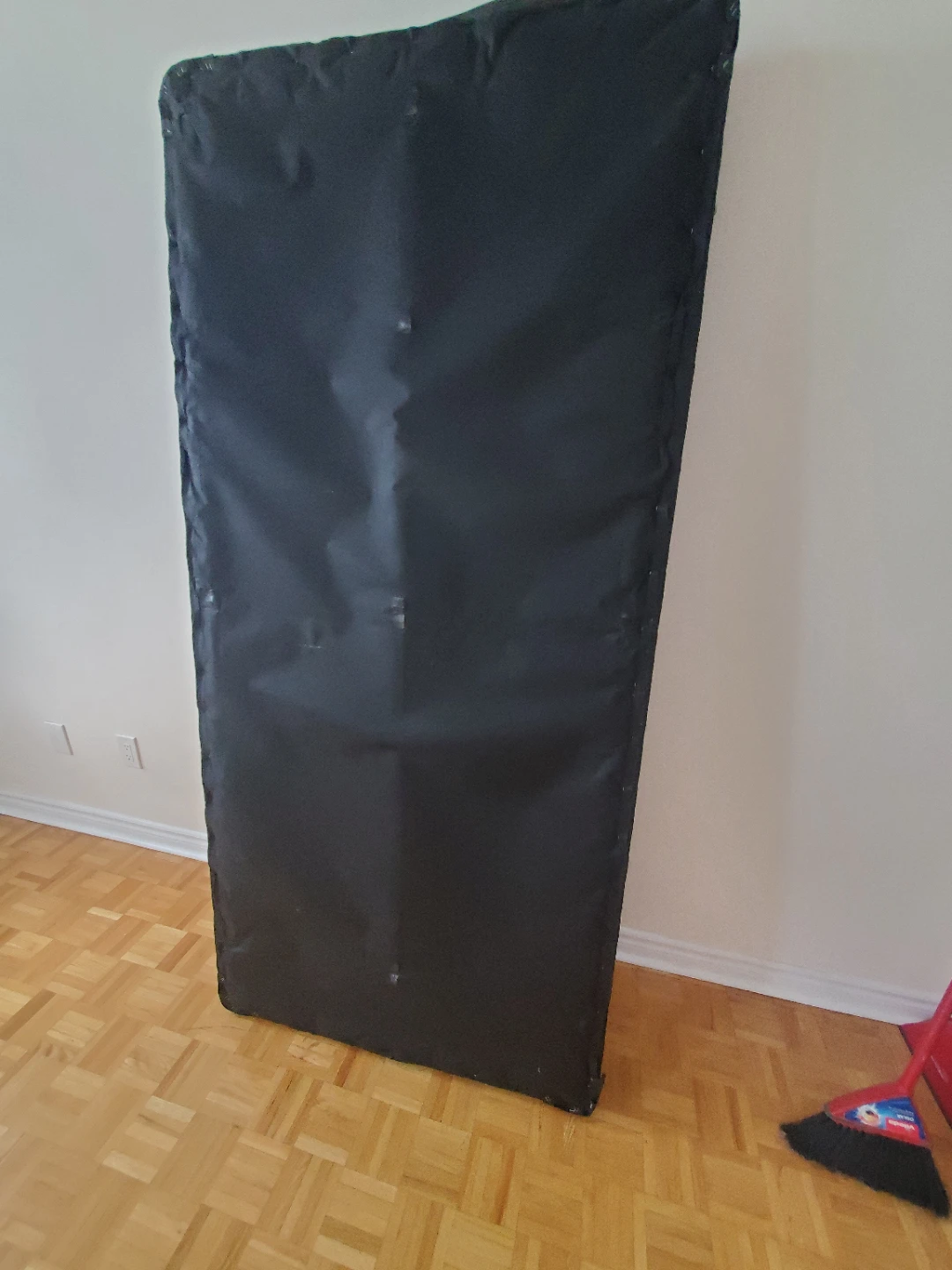 Split King box spring - photo 4