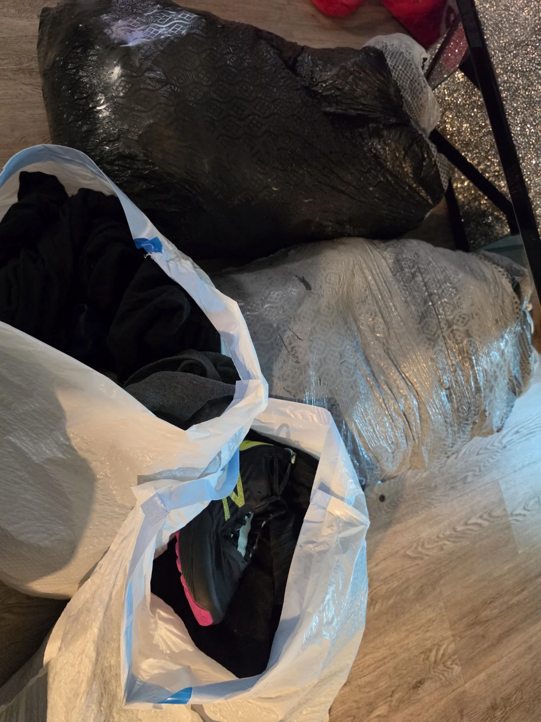 4 bags women's clothes