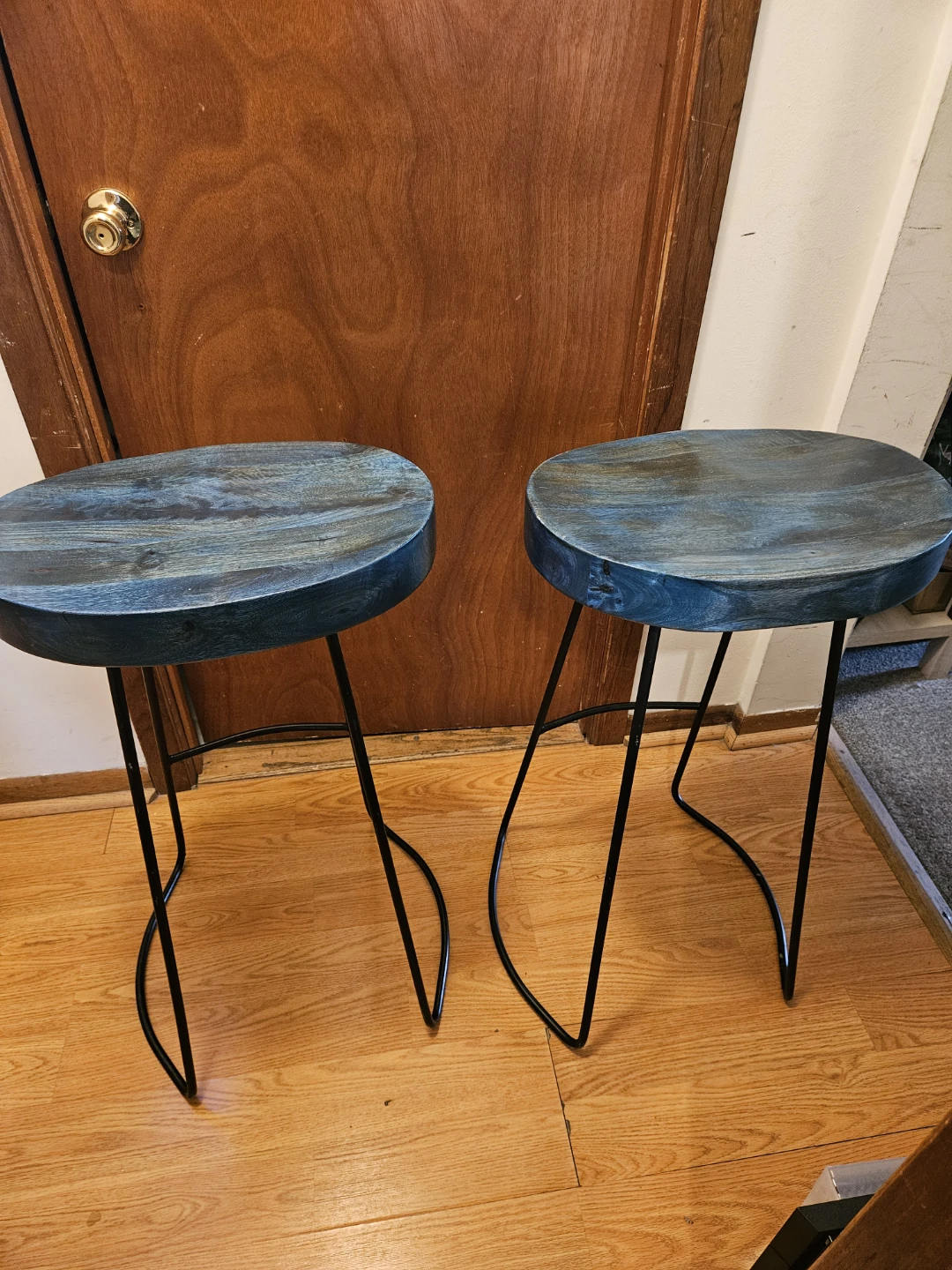 Set of 2 Blue Wooden Top Bar Stools - photo 2