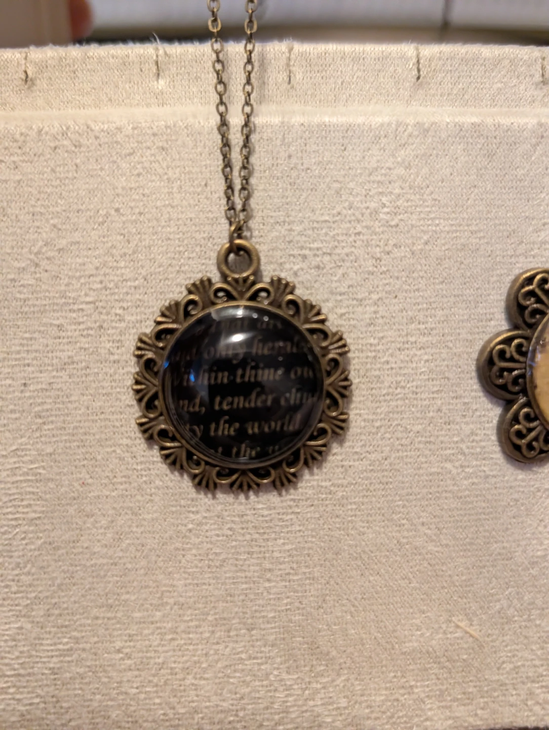 Vintage-style Necklace with Pendant - photo 2