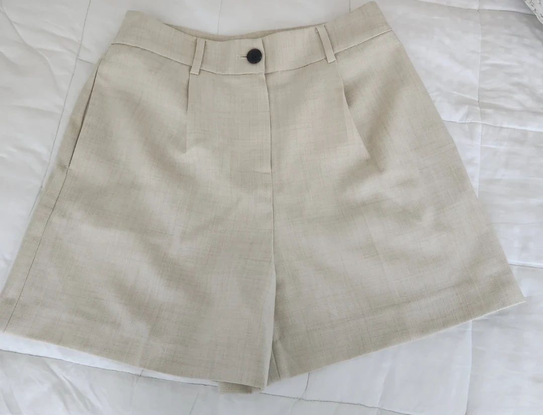 Cropped Blazer & Shorts Set Beige - photo 4