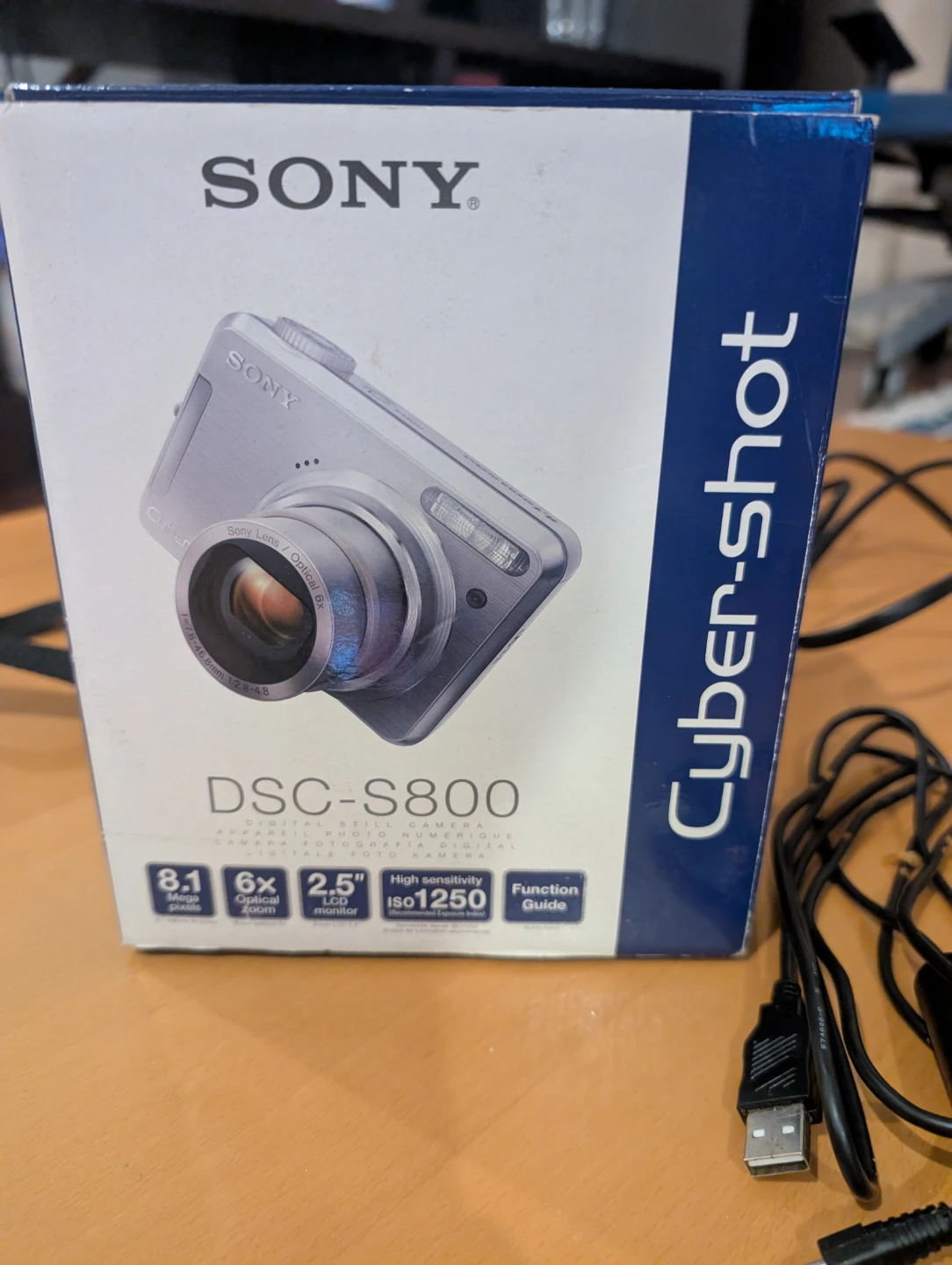 Sony Cyber-shot DSC-S800 Digital Camera