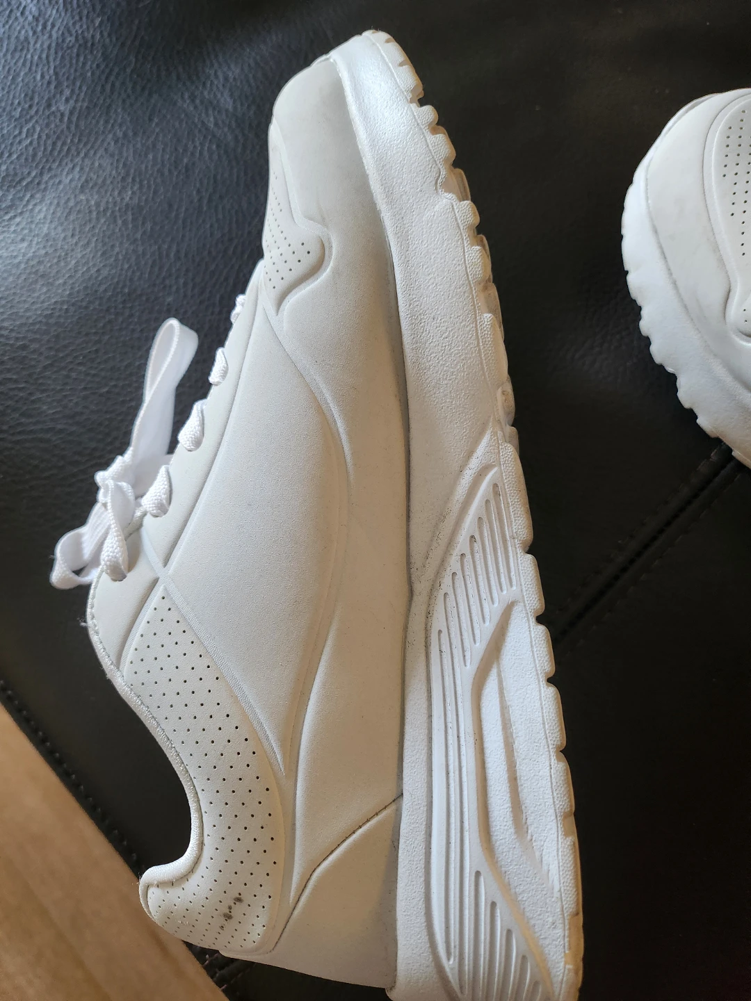 Skechers White Heart Sneakers - photo 3