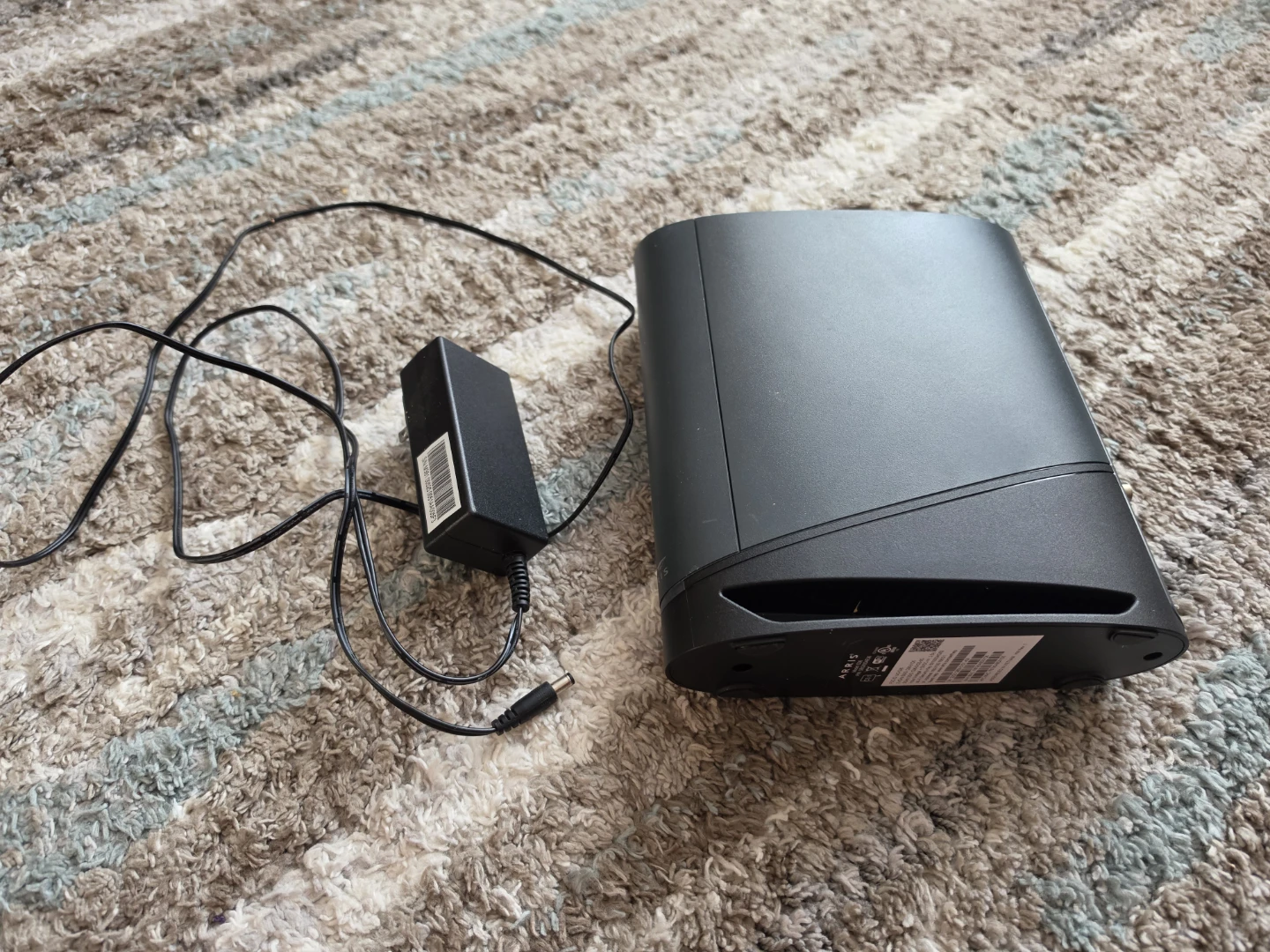 ARRIS (G36) - Cable Modem Router Combo - photo 2