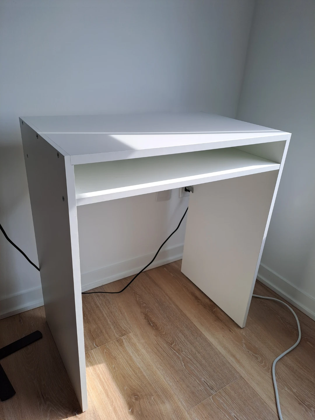 White Small Desk with Shelf 65cmx40cm - photo 2