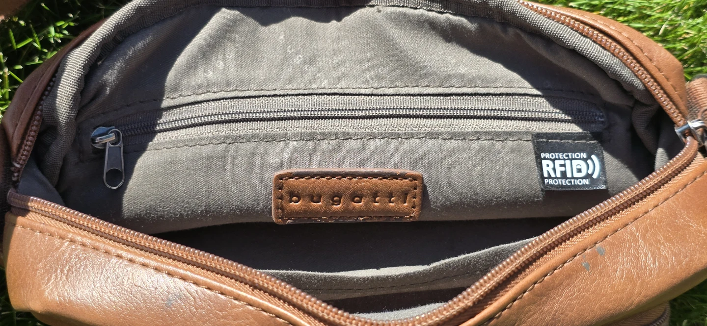 New Leather Bugatti BAG $50 - photo 2
