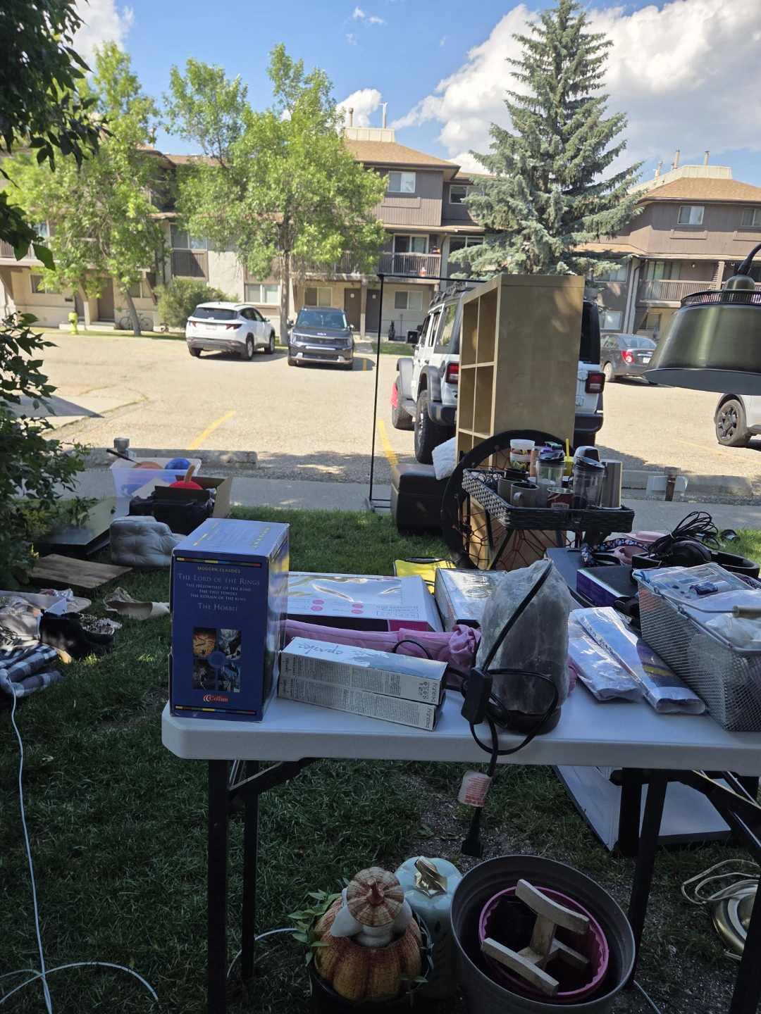 Yard Sale 939 Bracewood Dr. Sw