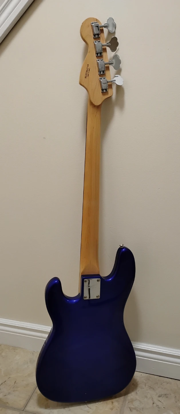 2006 Fender Squier Bass Guitar - photo 2