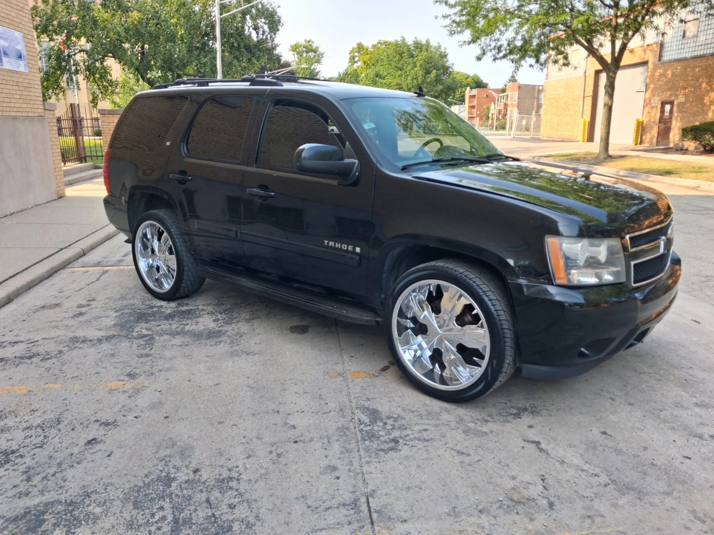 Chevrolet tahoe - photo 4