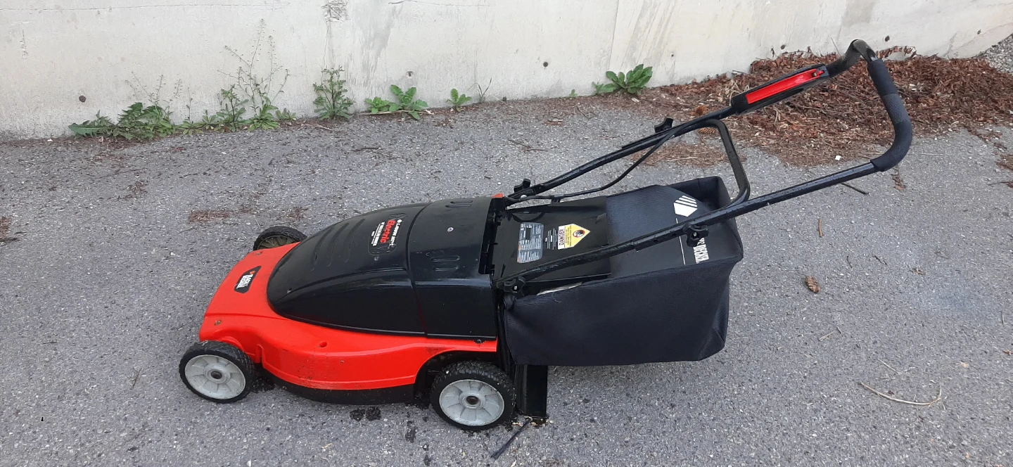 Black & Decker 18" Electric Mulching Mower