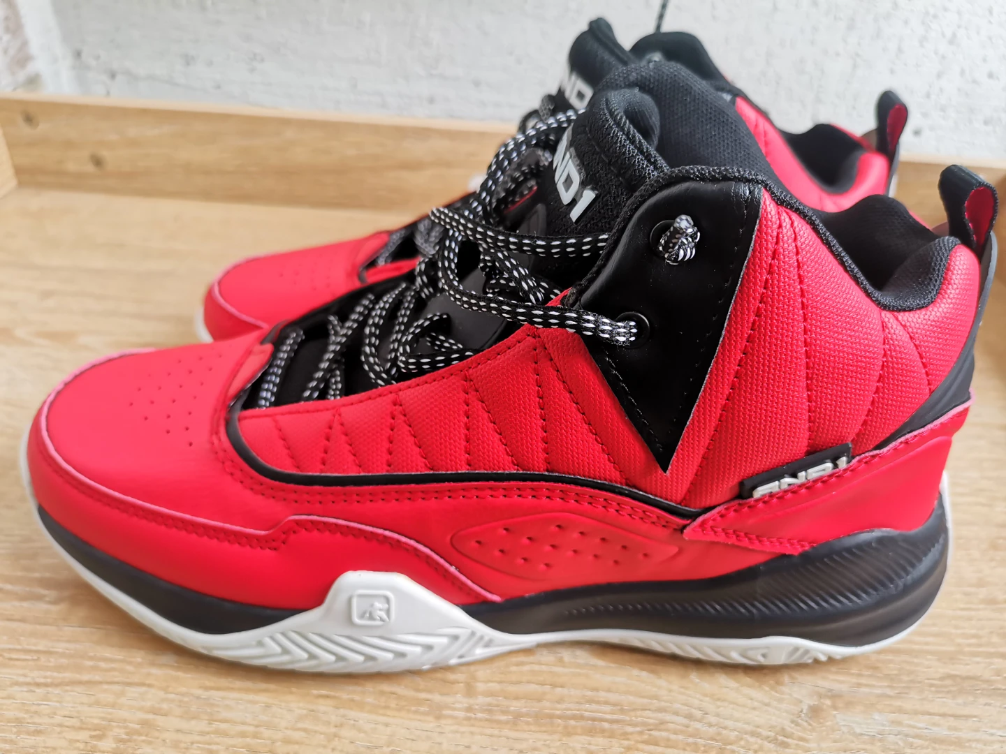 AND1 Red Basketball Shoes Size 9 - photo 3
