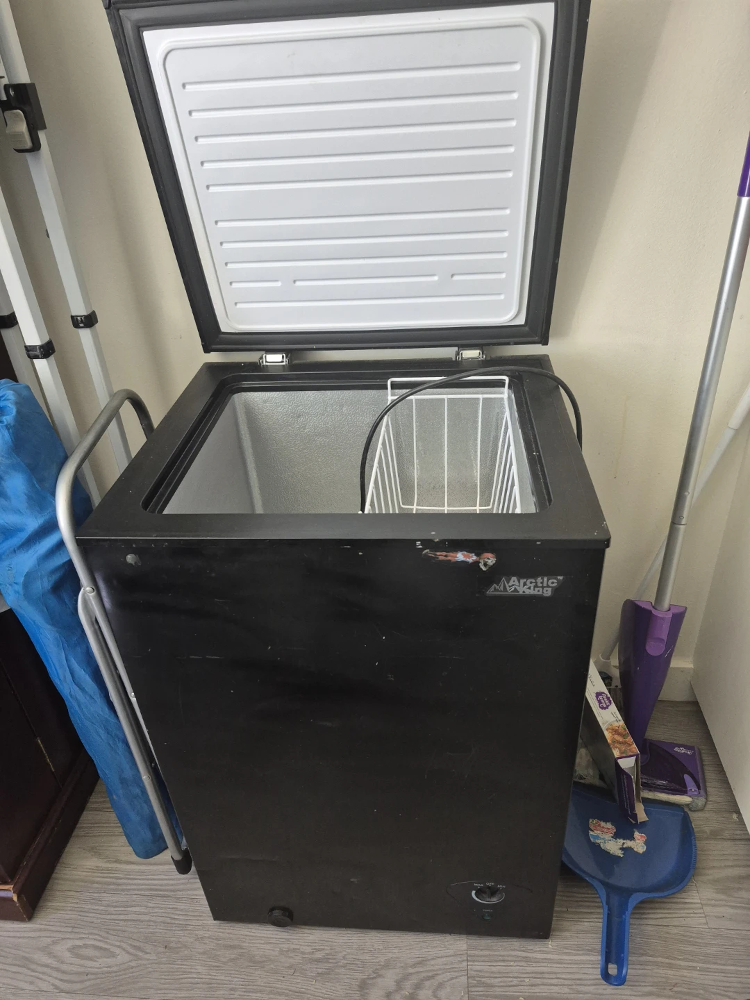 Arctic King Chest Freezer - photo 4