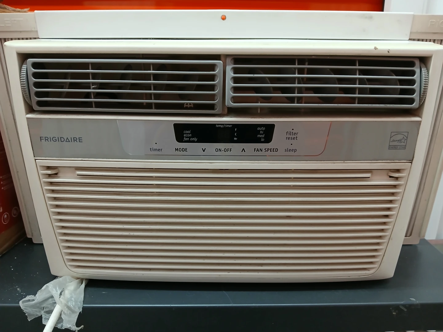 Frigidaire Window Air Conditioner 6,000 BTU - photo 3