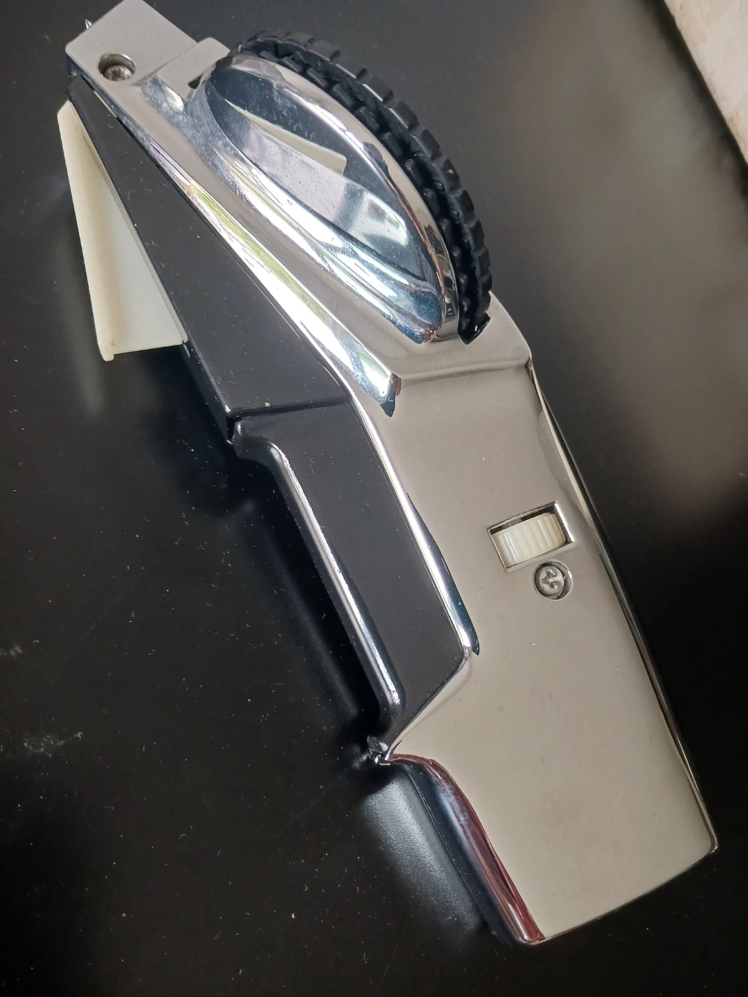 Vintage Dymo 1570 Label Maker - photo 2