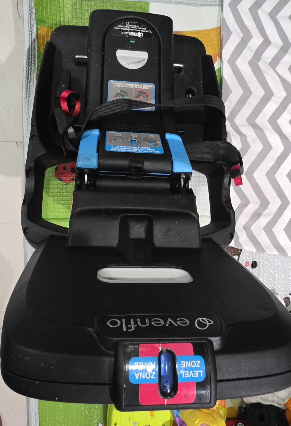Evenflo Shyft Dualride Travel System with Car Seat