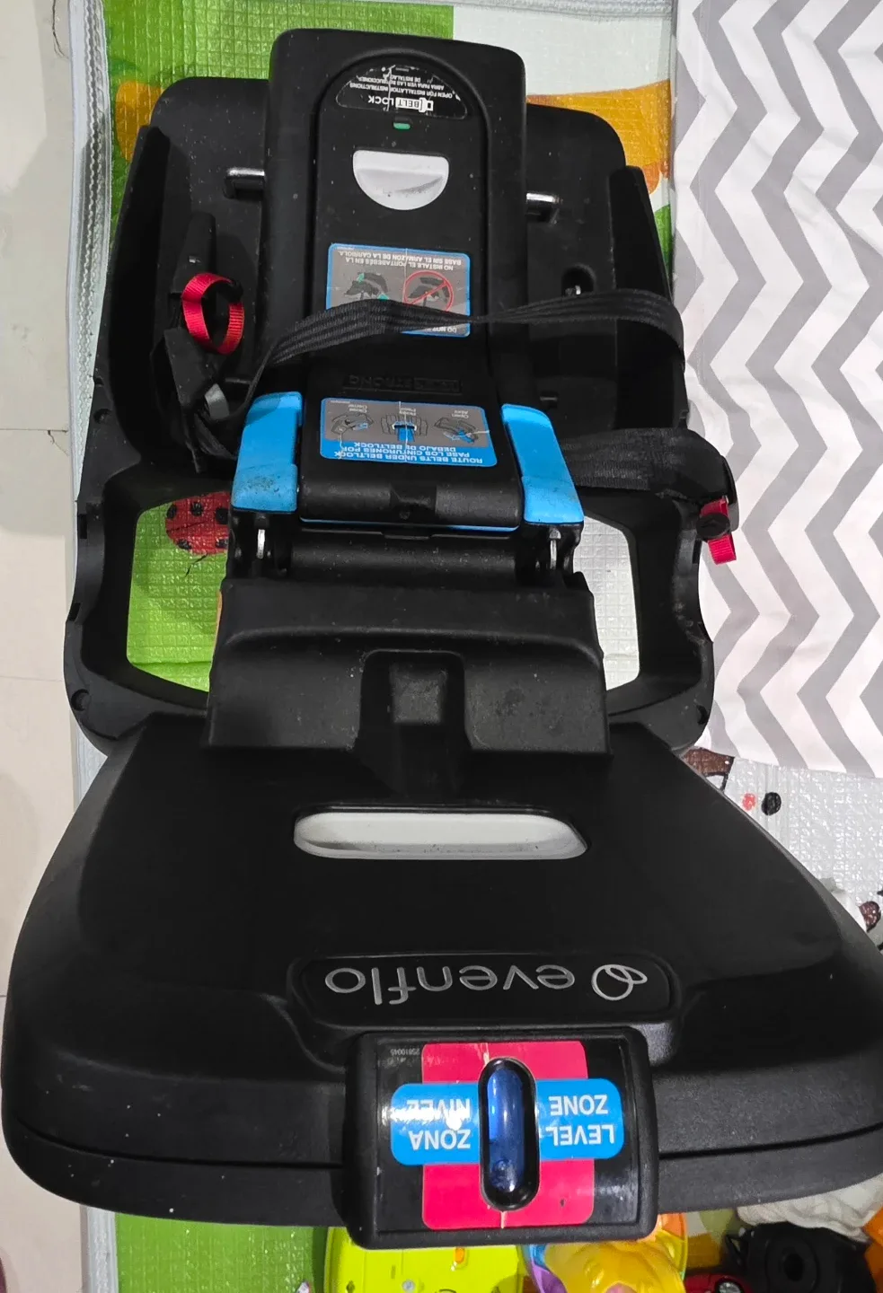 Evenflo Shyft Dualride Travel System with Car Seat