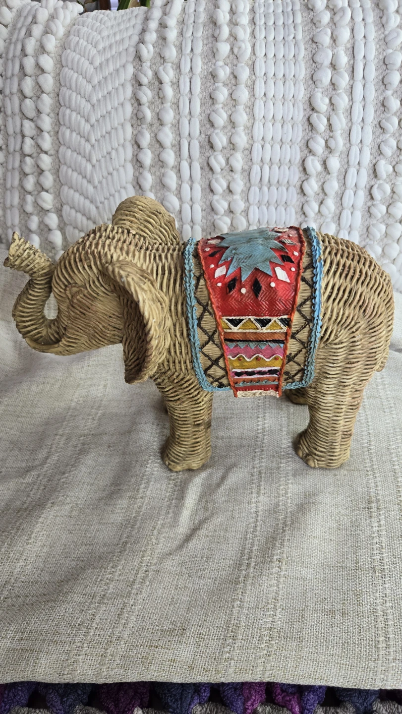 Hand made Elephant Figurine with Decorative Blanket - photo 3
